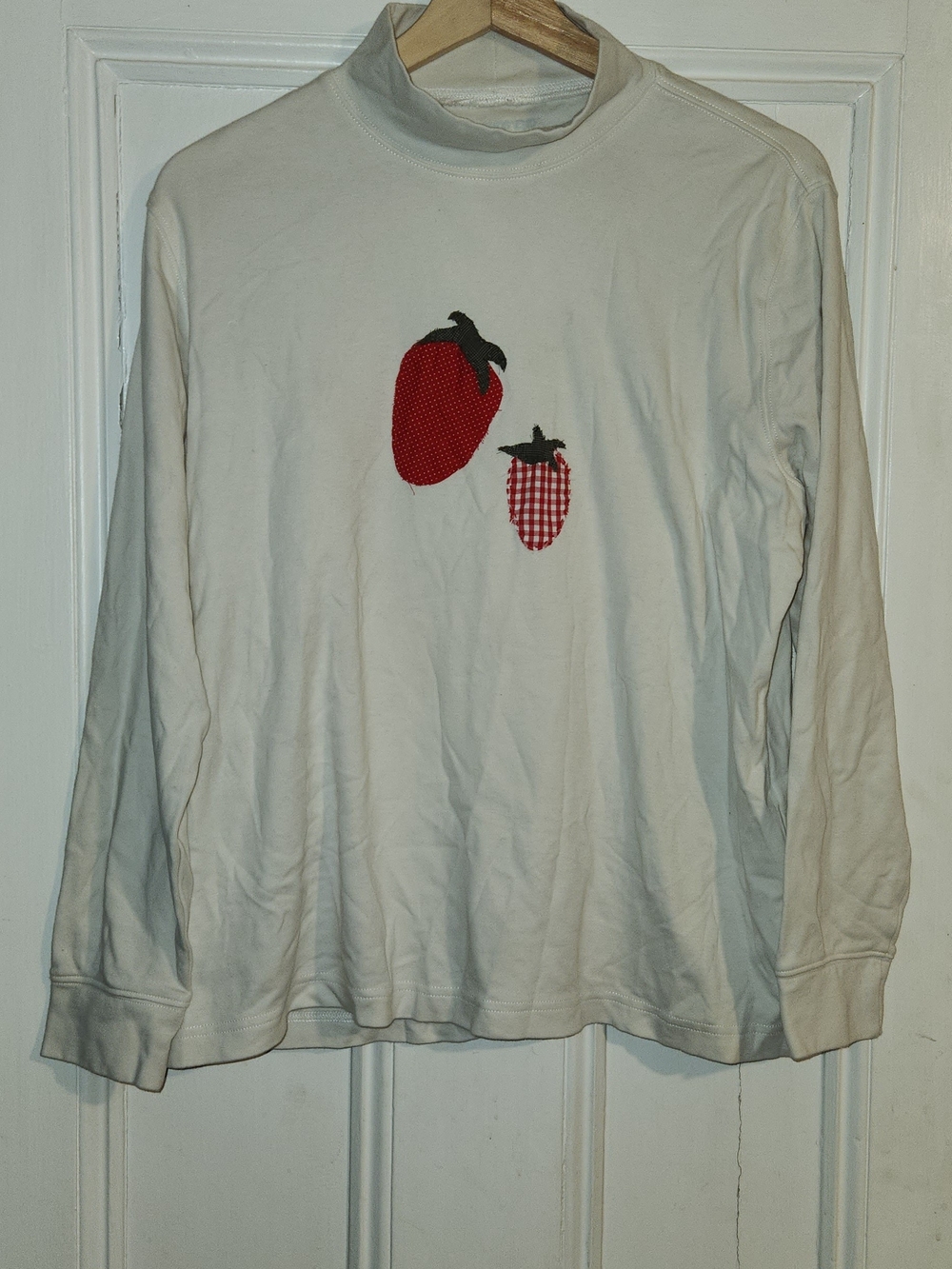 Lands End Womens Relaxed Fit Mock Neck Strawberry Applique Top Cream Large 14-16